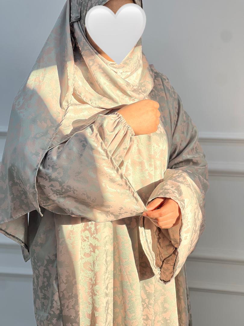 طقم صلاة + عباية